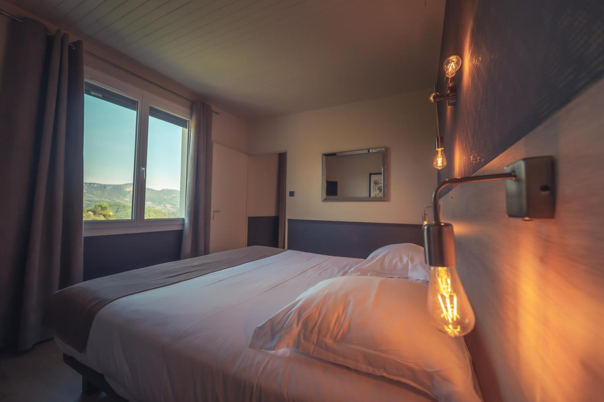 Logis Hotel Restaurant Le Plantevin Propiac Ngoại thất bức ảnh